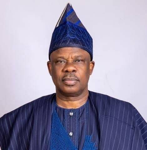 Fmr Ogun Gov. Amosun Wants B.Sc., HND As Minimum Requirement For Elective Positions