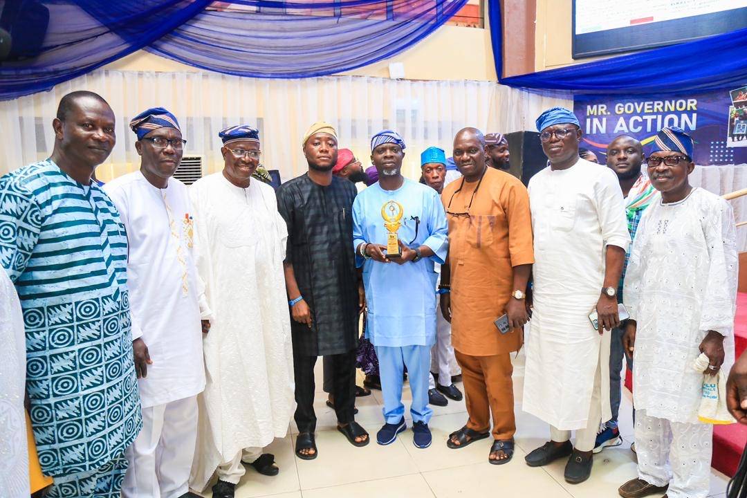 Ojodu Council Boss, Odunmbaku, Bags LSCDAC Merit Award For Community Service