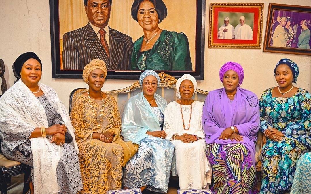 First Lady Oluremi Tinubu Visits Adekunle Ojora’s Family, Extols Demised Virtues