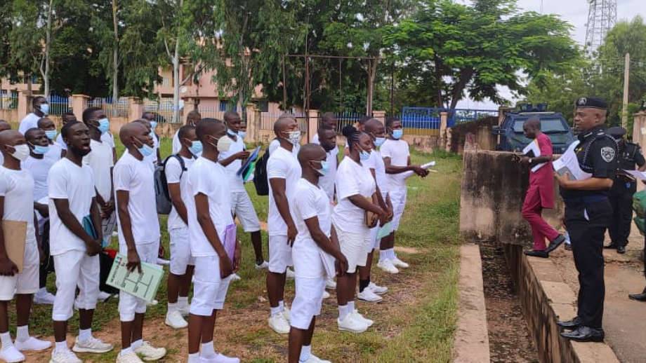 616,873 Applicants Put In For 50,000 Police Constable Job