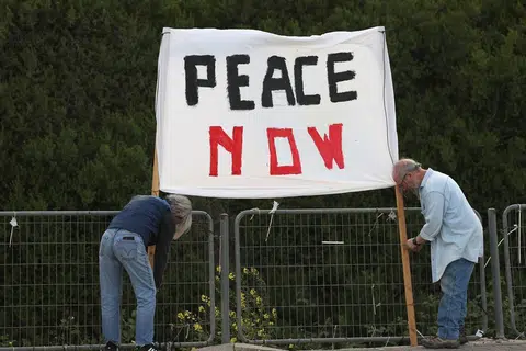 Israelis Want Peace, Tell Iran “Don’t Bomb — Talk!”