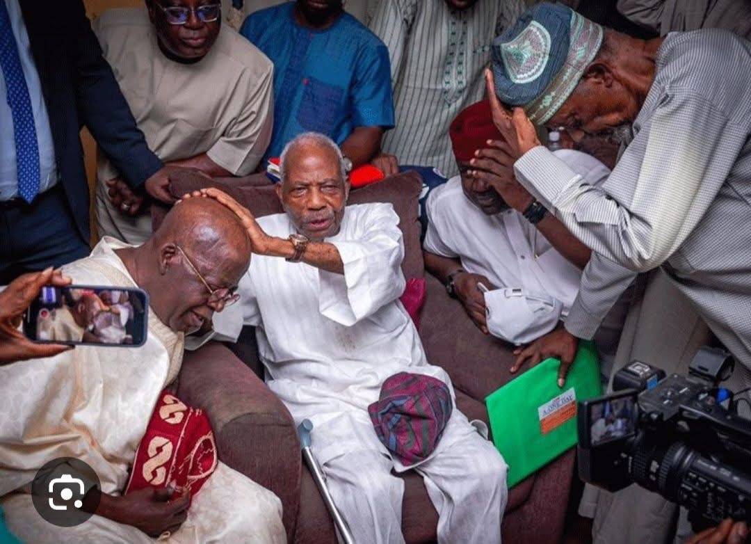Tinubu Celebrates Afenifere Patriarch, Fasoranti At 100