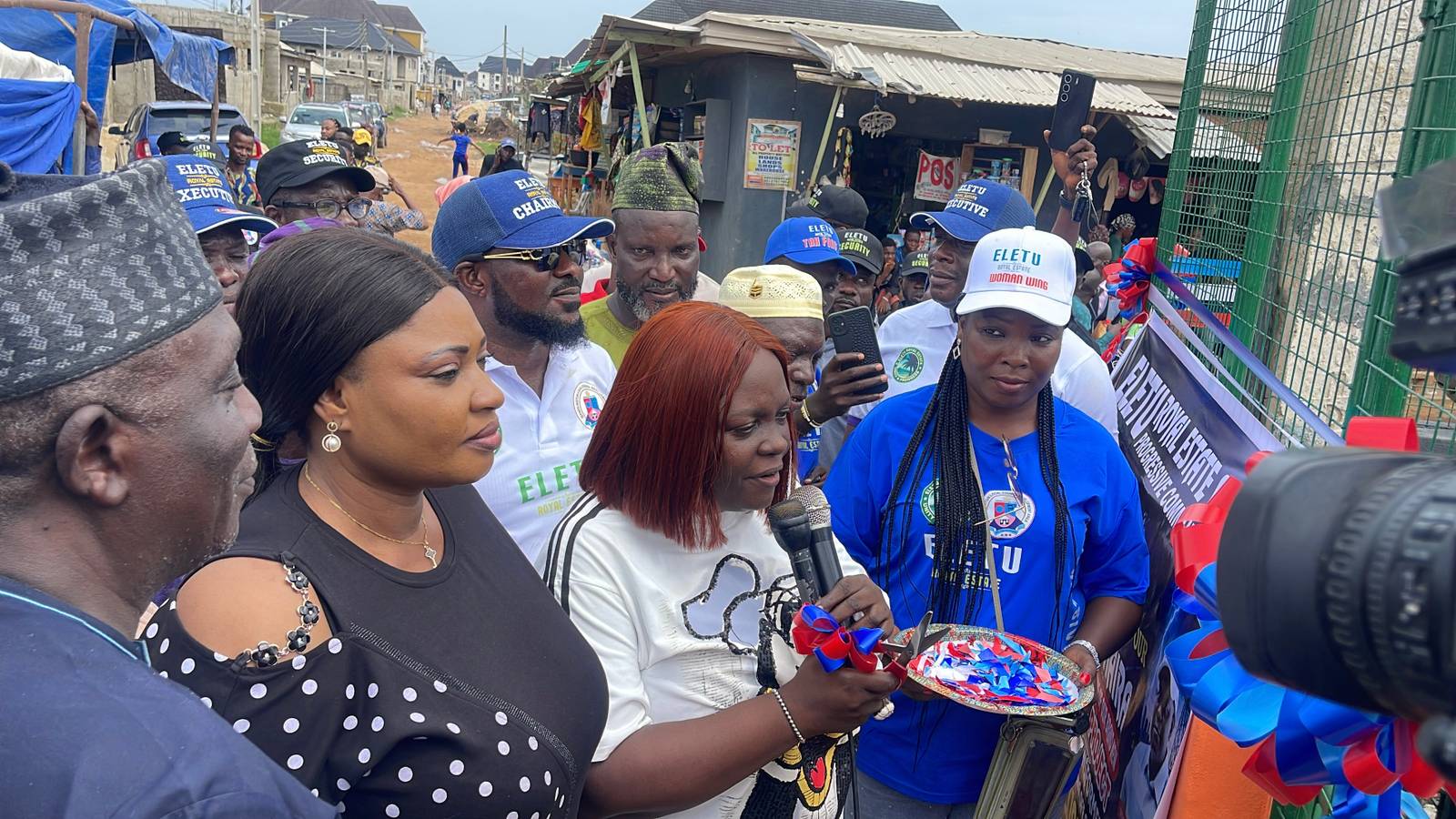 Lagos Community Inaugurates N90m Power Project, Flags Off N300m Road Project, Seeks Govt Support