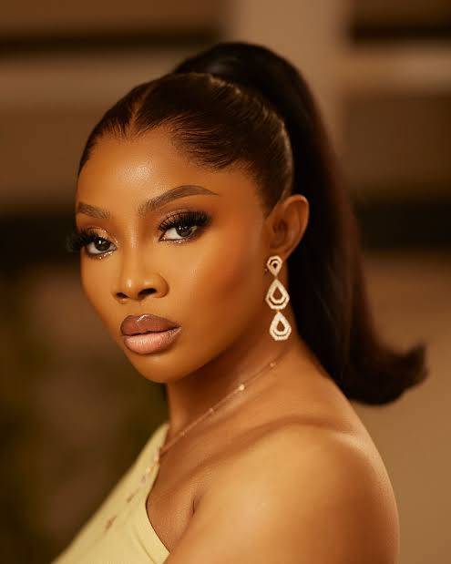 Token Makinwa To Singles ‘Date Within Your Finance’
