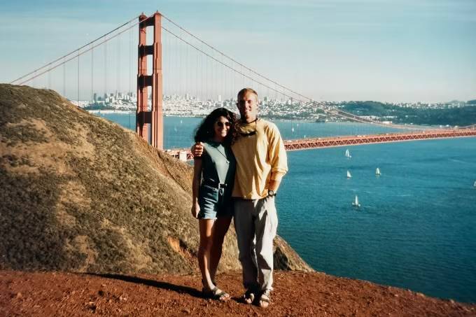 She Met A ‘Cute Boy’ In Line At The Airport, But They Lost Touch. 27 Years Later, Her Phone Started Ringing