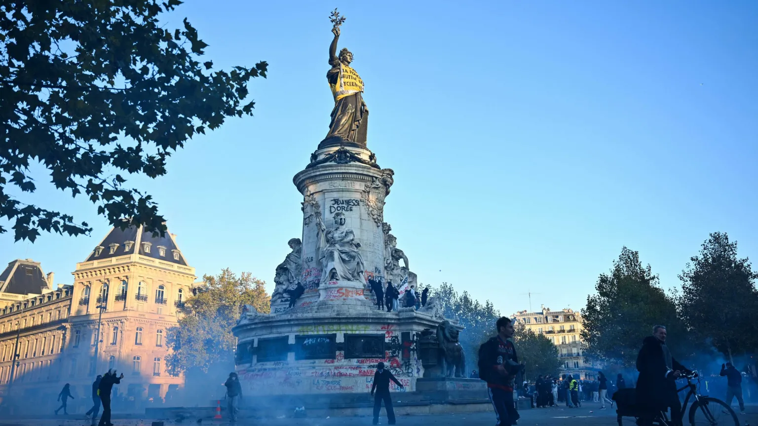 Katya Adler: France’s Government Under Pressure After Weekend Of Widespread Violence